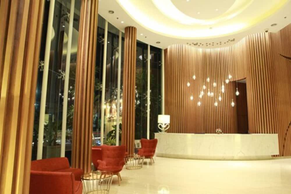 Soll Marina Hotel Serpong Eksteriør billede