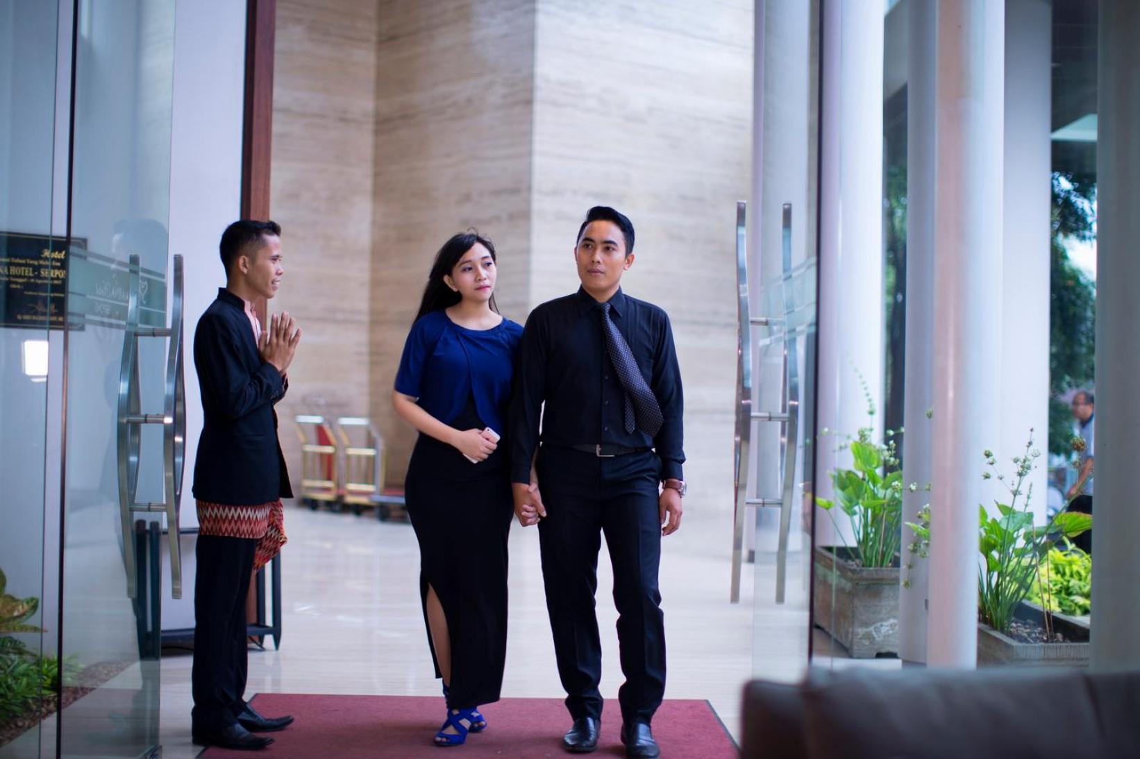 Soll Marina Hotel Serpong Eksteriør billede